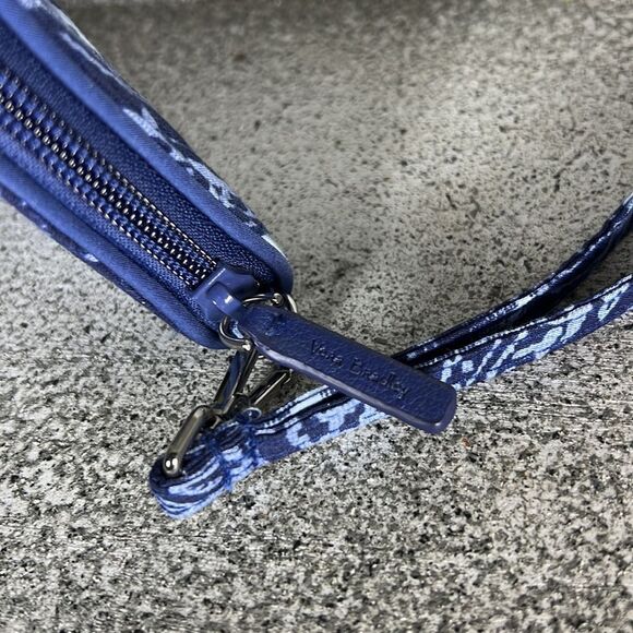 Vera Bradley ‘Indio’ RFID Wallet Wristlet - Picture 2 of 5